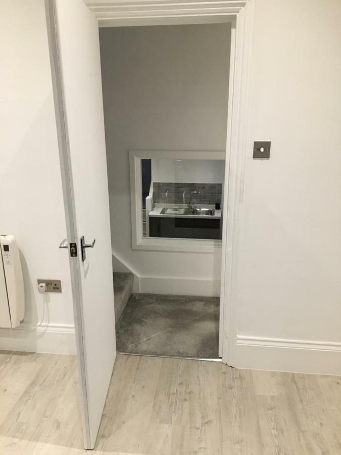 The Dragon Pad Boutique Apartment Роял Тънбридж Уелс Екстериор снимка